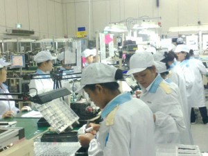 Các khoản chi cho lao động nữ và dân tộc thiểu số được tính vào chi phí được trừ khi xác định thuế TNDN - ảnh chính